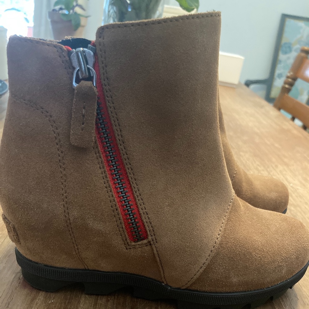 Sorel wedge shoes